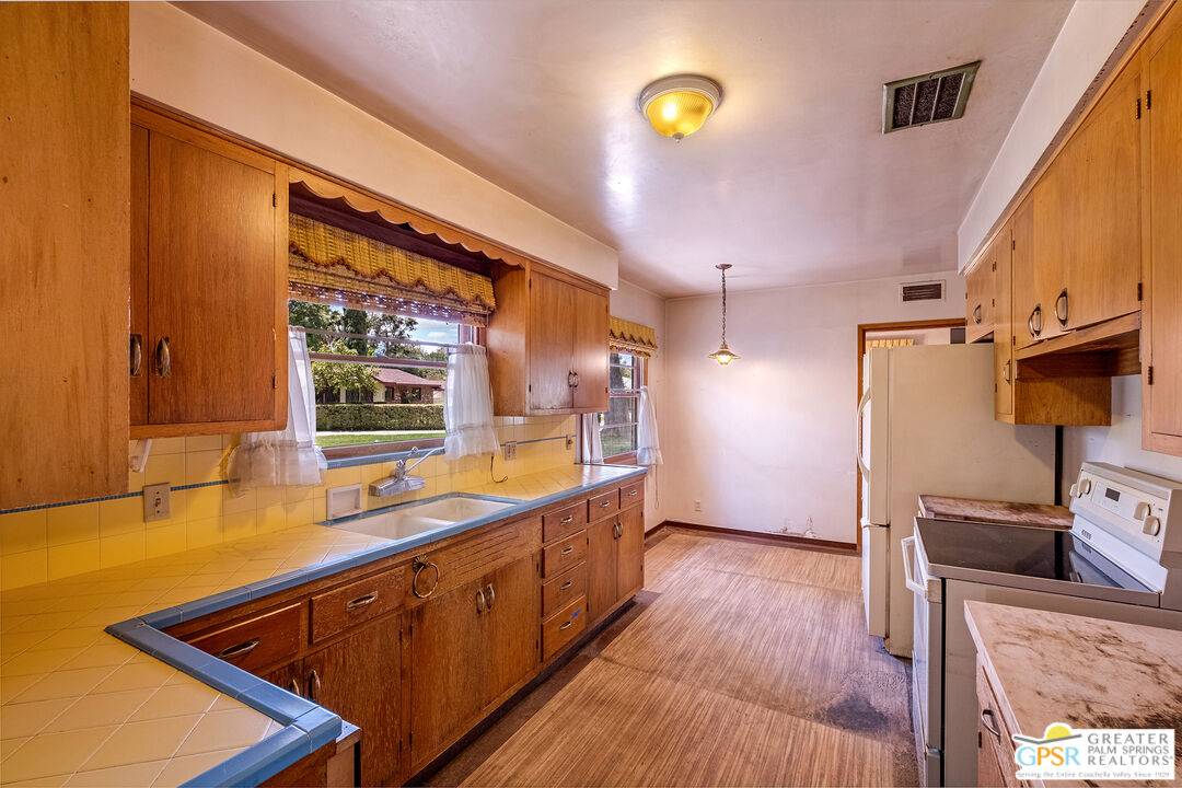 3925 Aden Way Riverside, CA 92504 - Photo 10 of 33