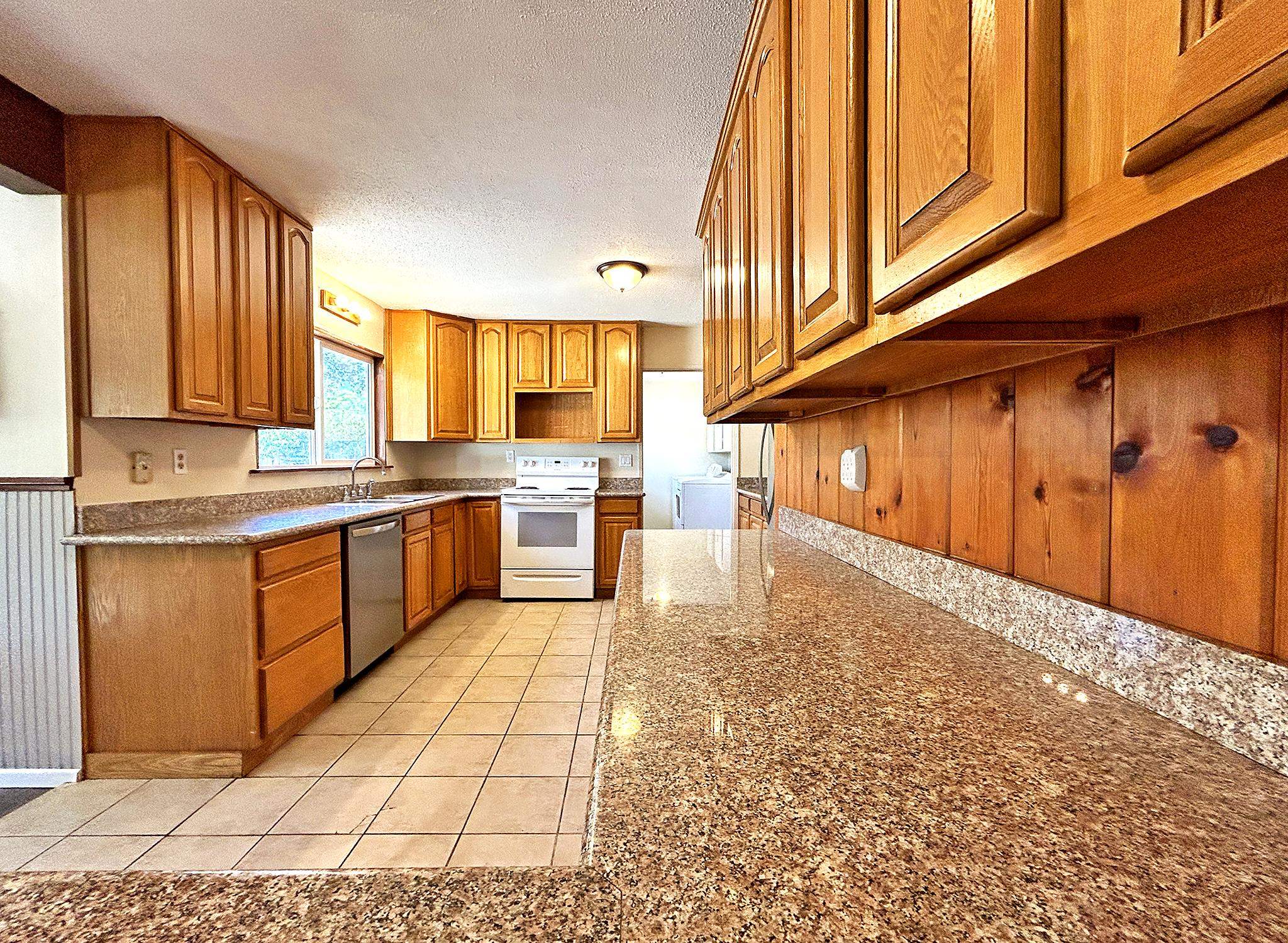 9001 Guys Gulch Road Yreka, CA 96097 - Photo 11 of 38 Gallery Image 11