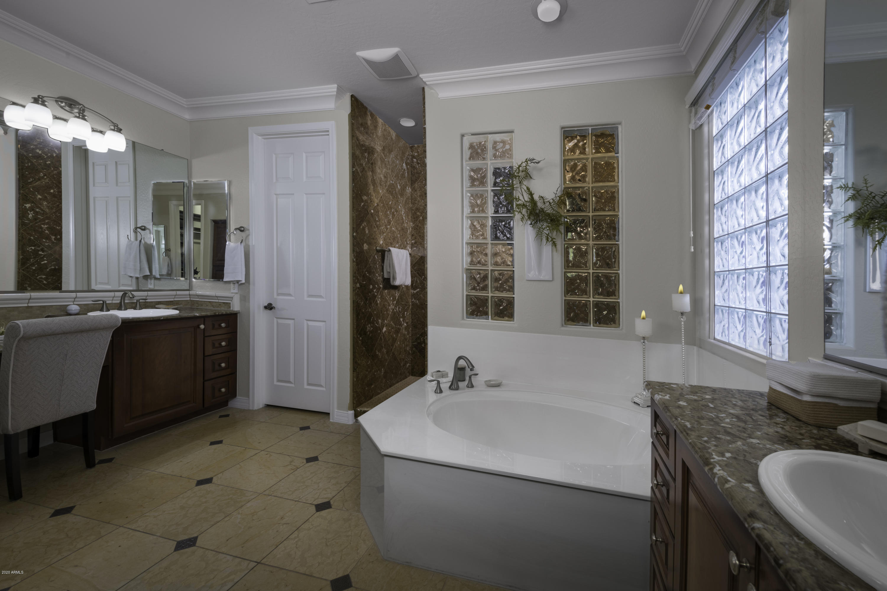 3641 East Weather Vane Road Gilbert, AZ 85296 - Photo 33 of 50 Bathroom 1 Master Side View