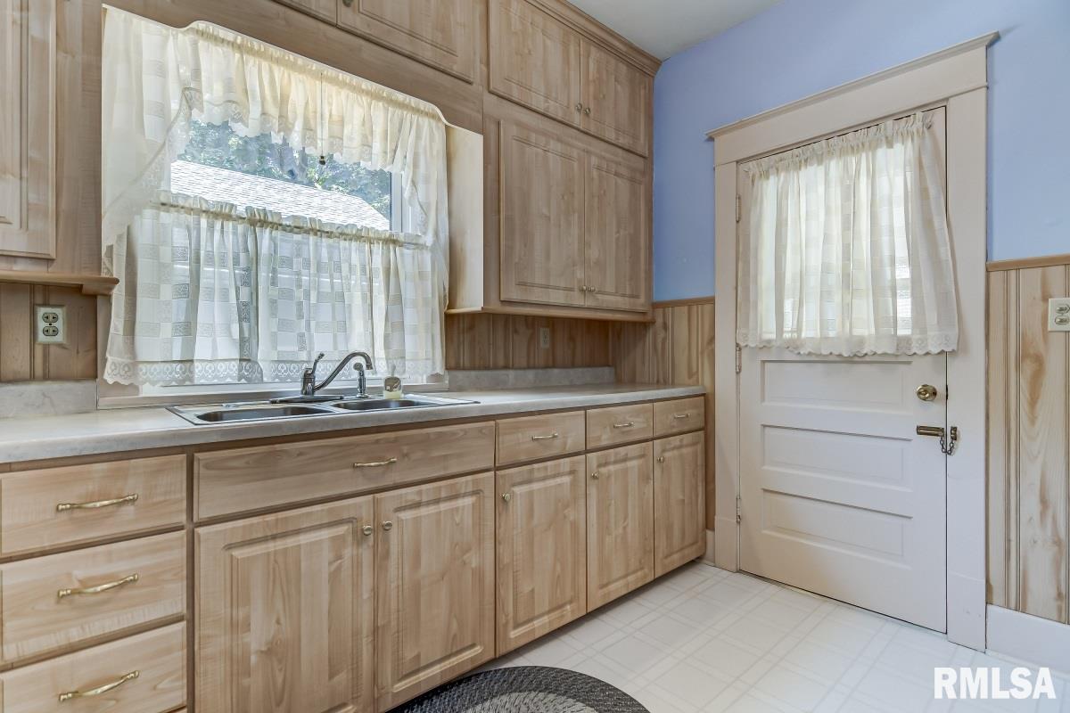 548 South State Street Springfield, IL 62704 - Photo 11 of 36