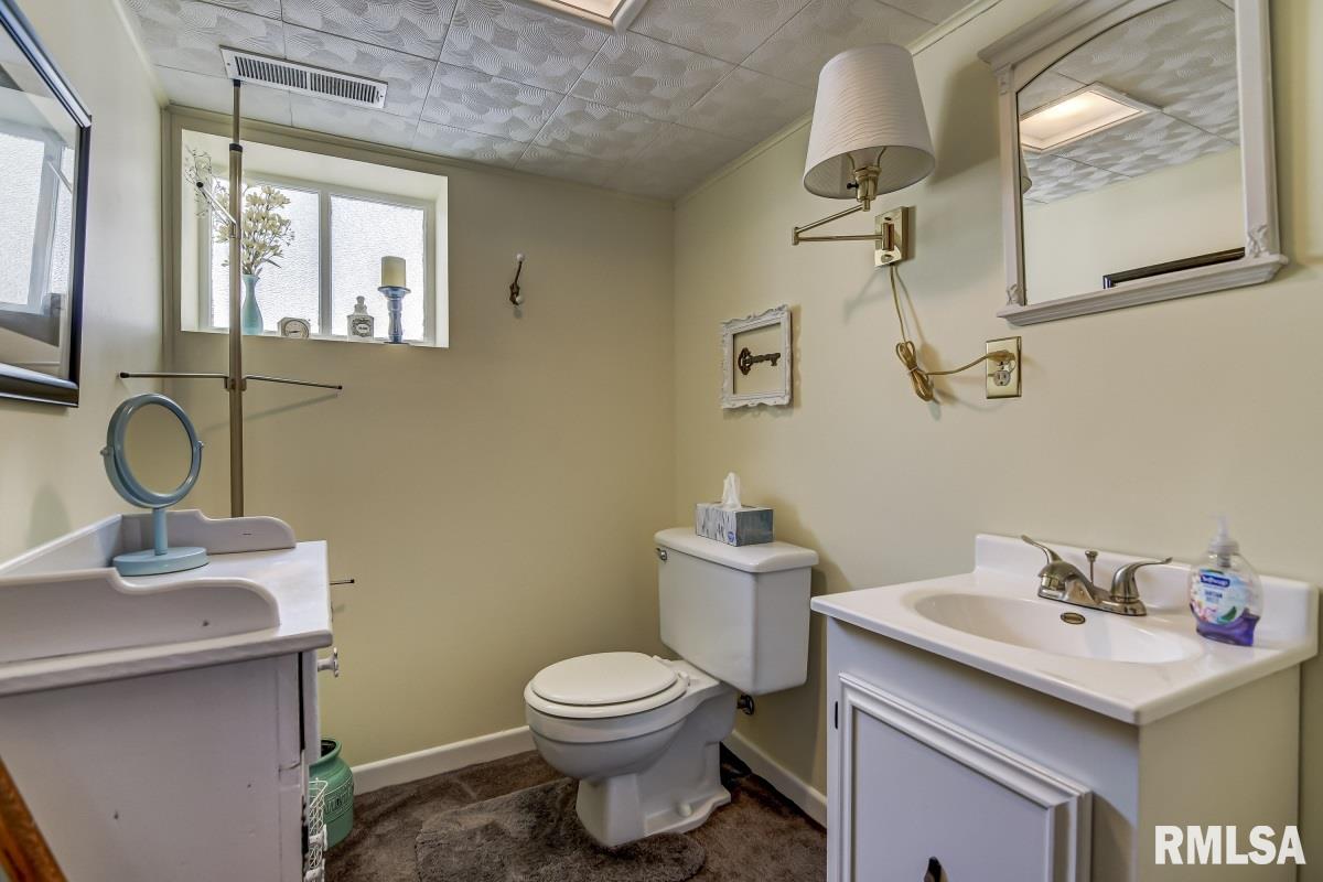 548 South State Street Springfield, IL 62704 - Photo 28 of 36