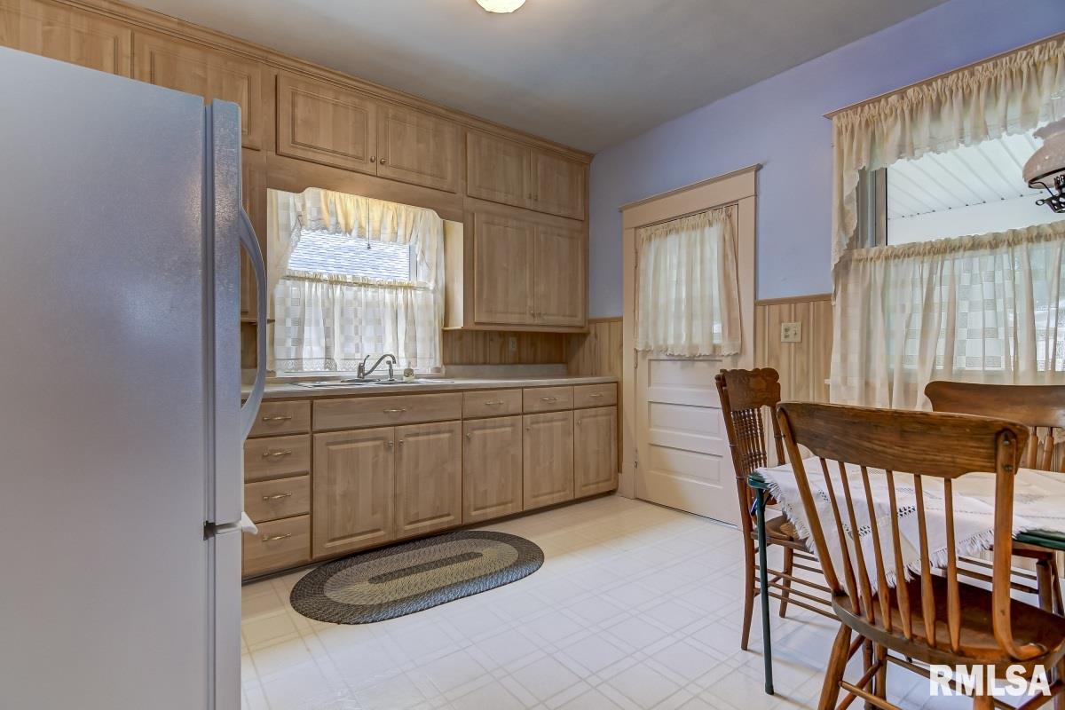 548 South State Street Springfield, IL 62704 - Photo 9 of 36