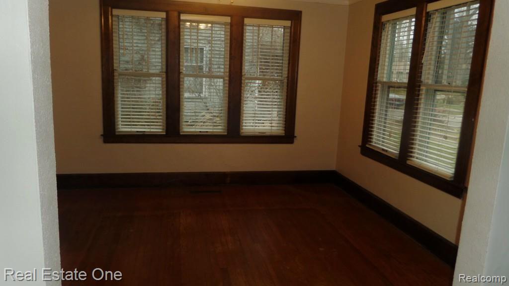 136 Chippewa Road Pontiac, MI 48341 - Photo 9 of 34 SAM_0447.jpg