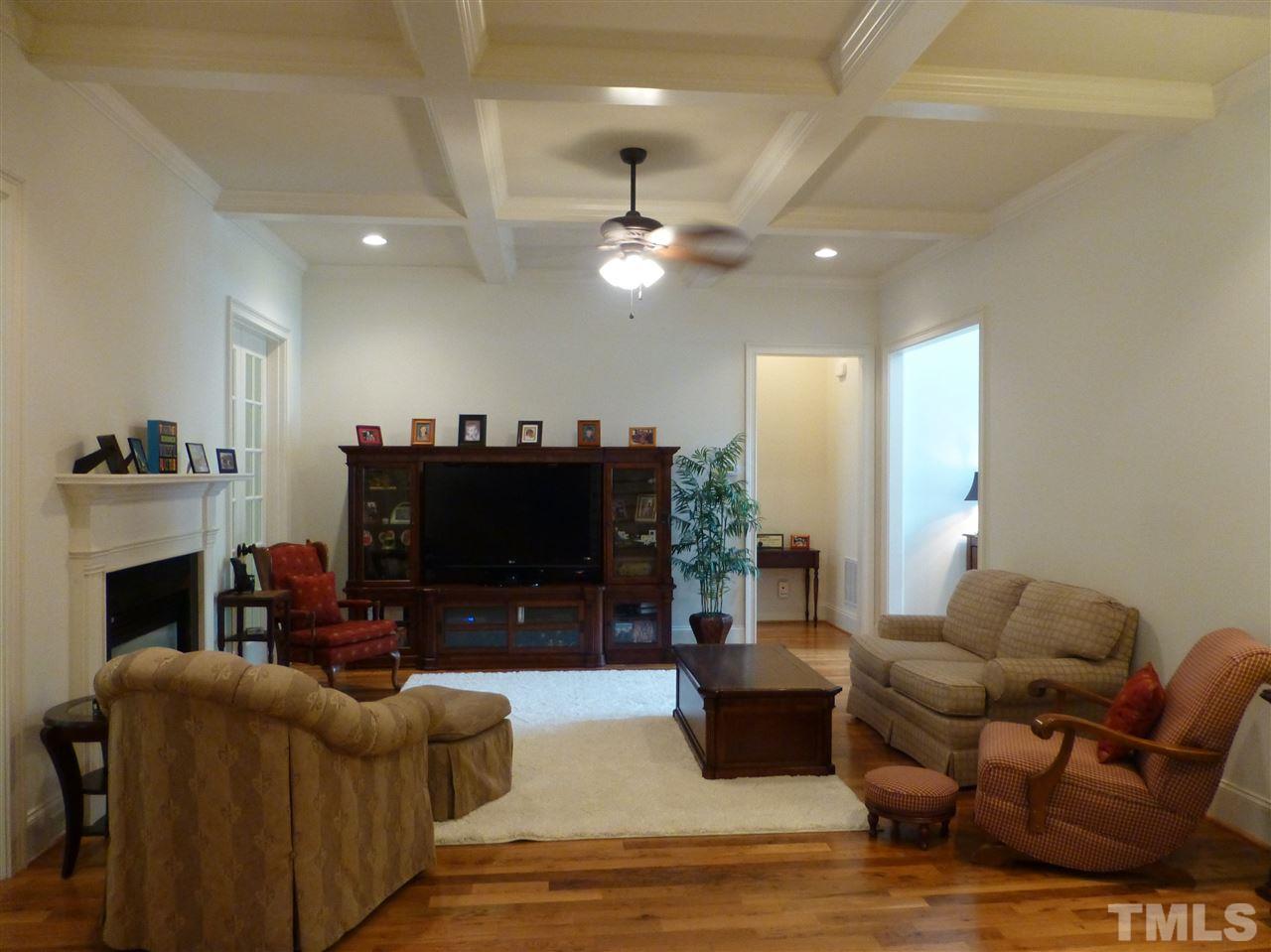 2433 Trenton Woods Way Raleigh, NC 27607 - Photo 12 of 30 Gallery Image 12