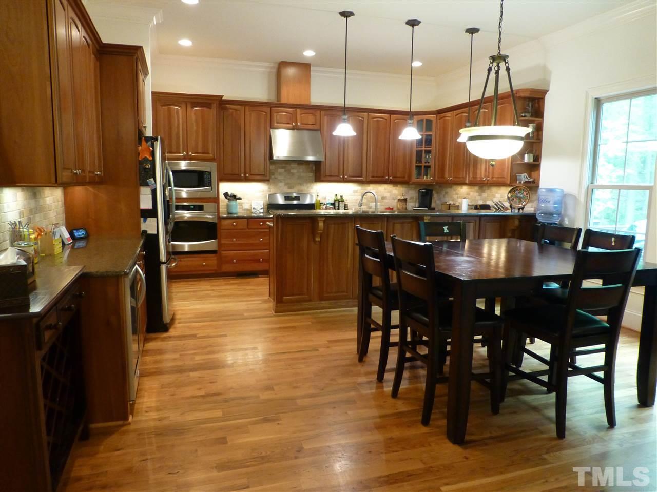 2433 Trenton Woods Way Raleigh, NC 27607 - Photo 13 of 30 Gallery Image 13