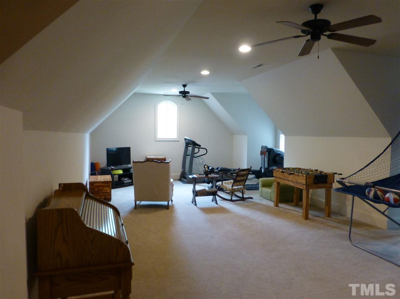 2433 Trenton Woods Way Raleigh, NC 27607 - Photo 27 of 30 Gallery Image 27