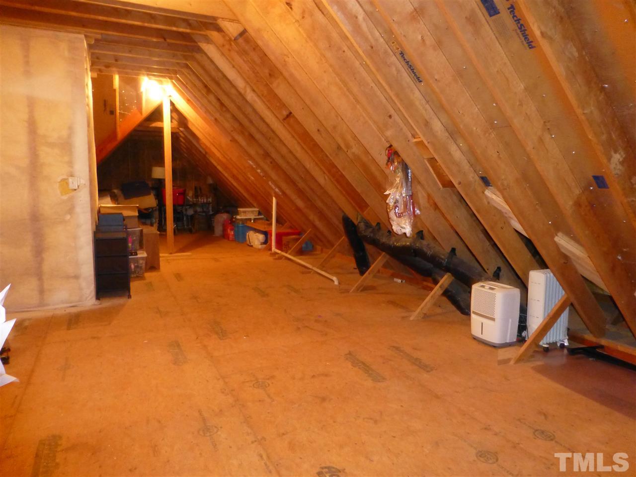 2433 Trenton Woods Way Raleigh, NC 27607 - Photo 28 of 30 Gallery Image 28