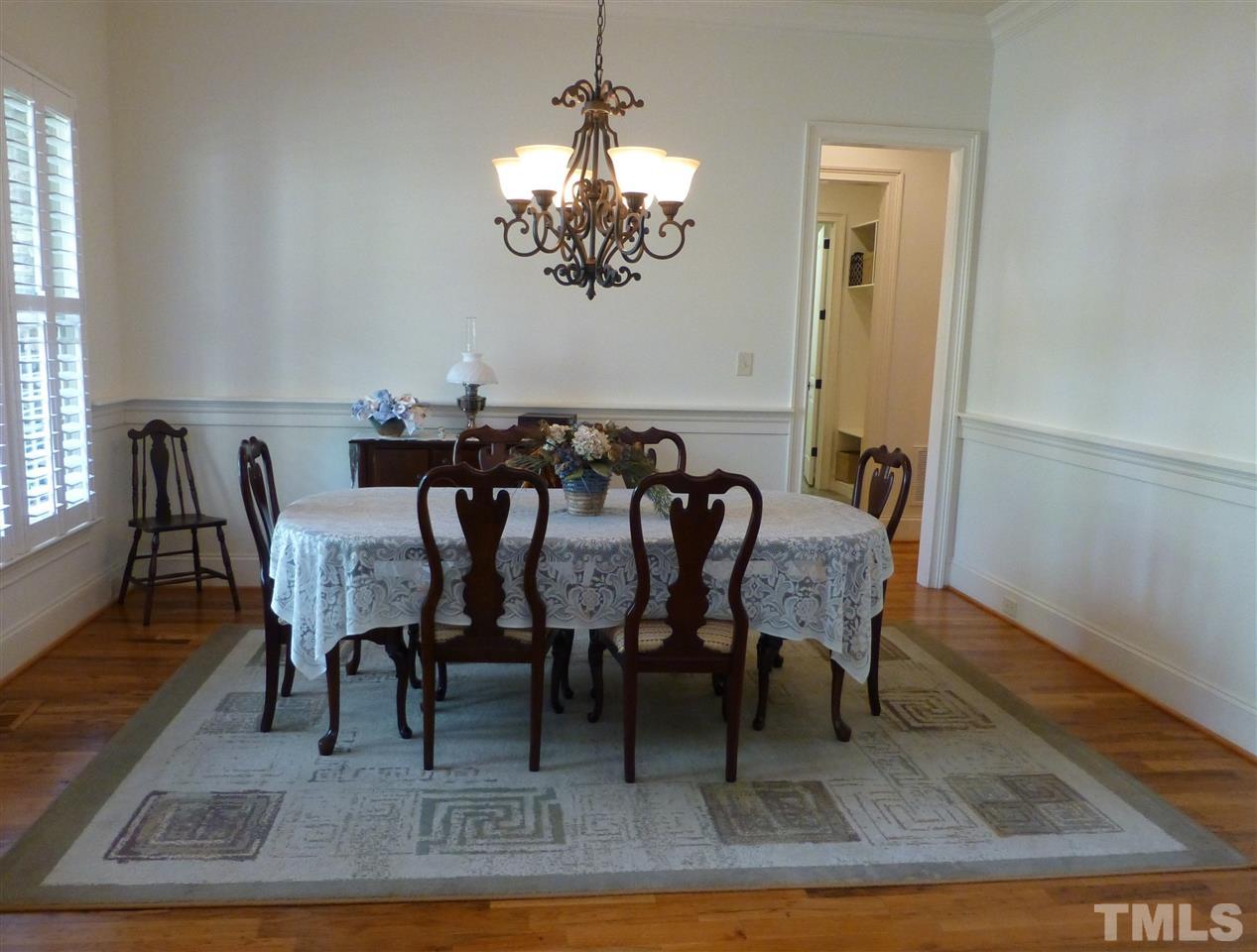 2433 Trenton Woods Way Raleigh, NC 27607 - Photo 5 of 30 Gallery Image 5