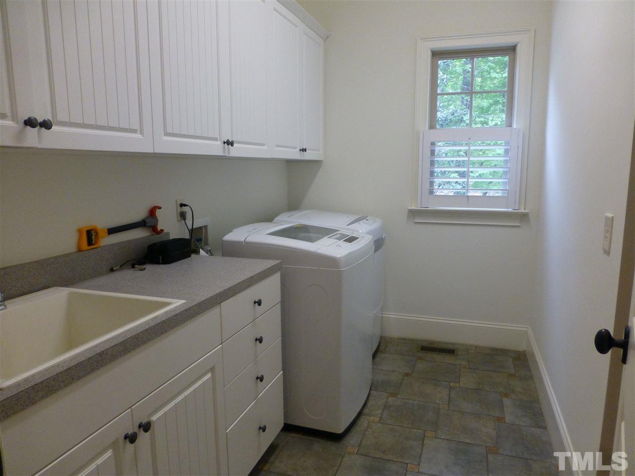 2433 Trenton Woods Way Raleigh, NC 27607 - Photo 9 of 30 Gallery Image 9