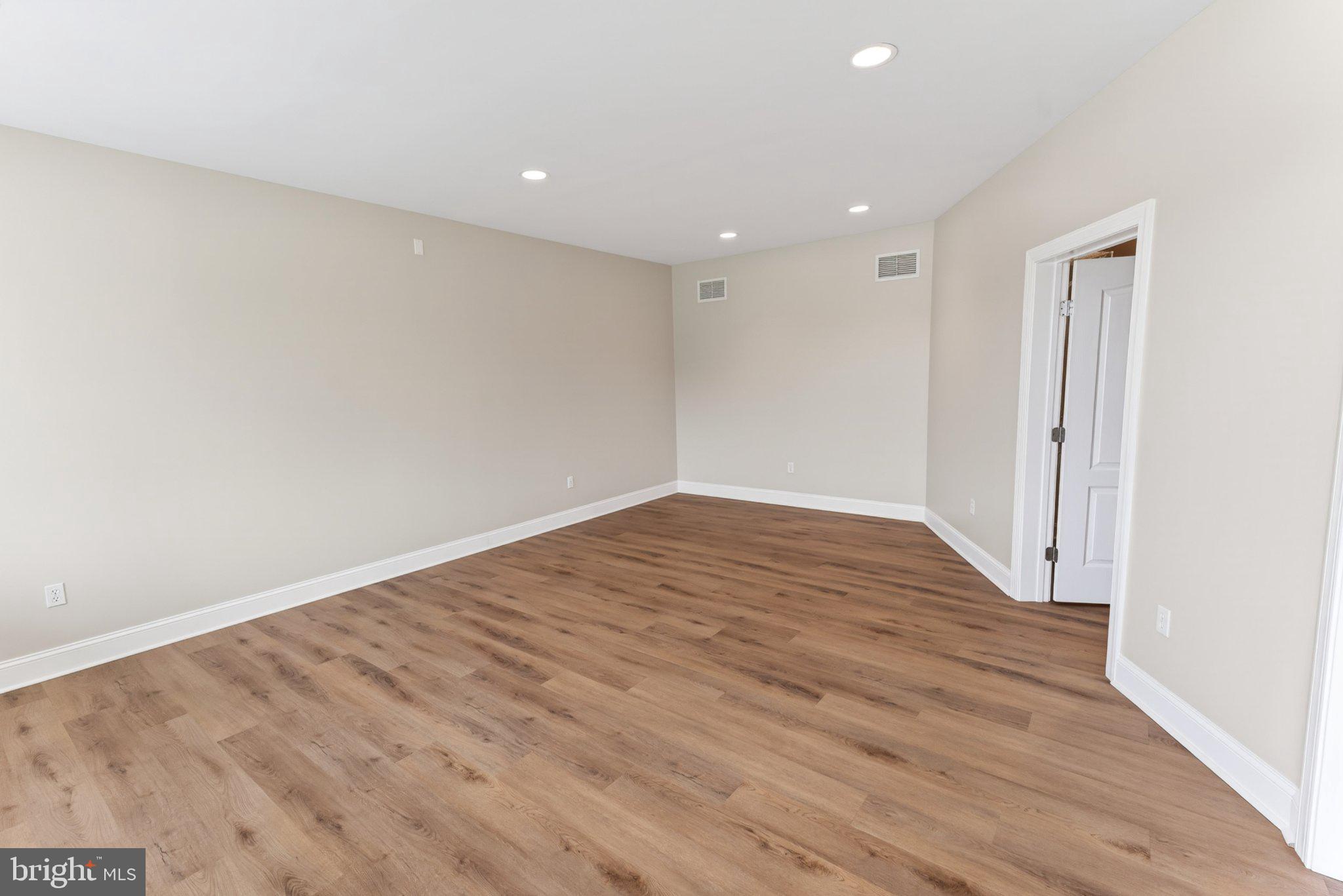 34029 Peppers Corner Road Millville, DE 19967 - Photo 29 of 101 Spacious room with warm wood floors.