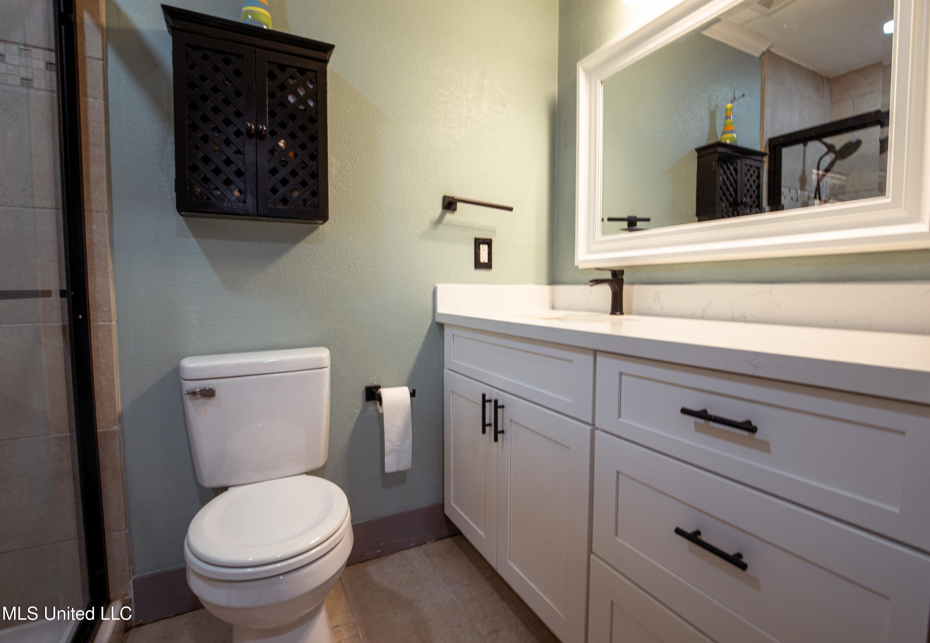 3314 Nottingham Road Ocean Springs, MS 39564 - Photo 27 of 30 3314Nottingham-MasterBath2