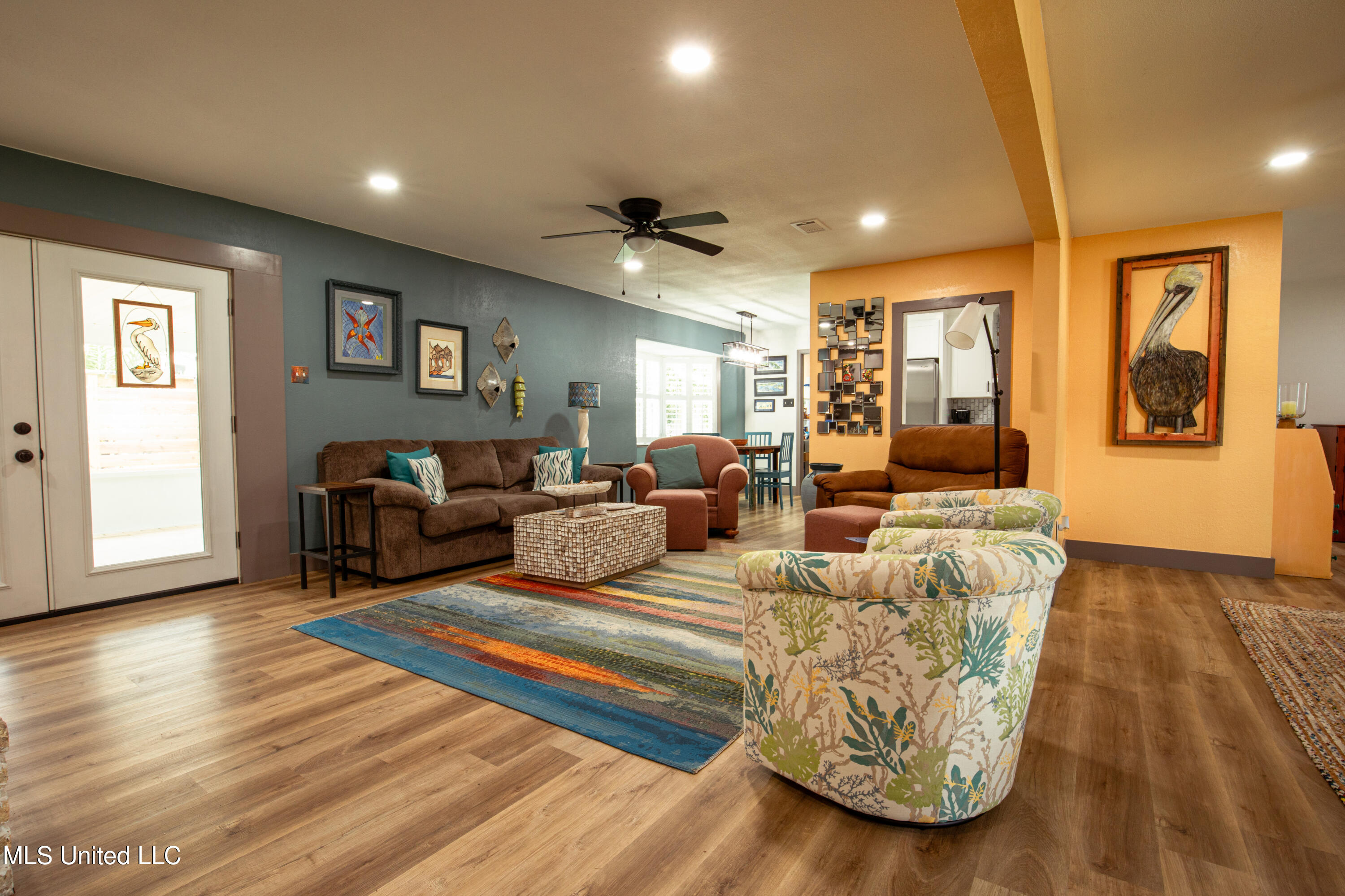 3314 Nottingham Road Ocean Springs, MS 39564 - Photo 6 of 30 3314Nottingham-LivingRoom