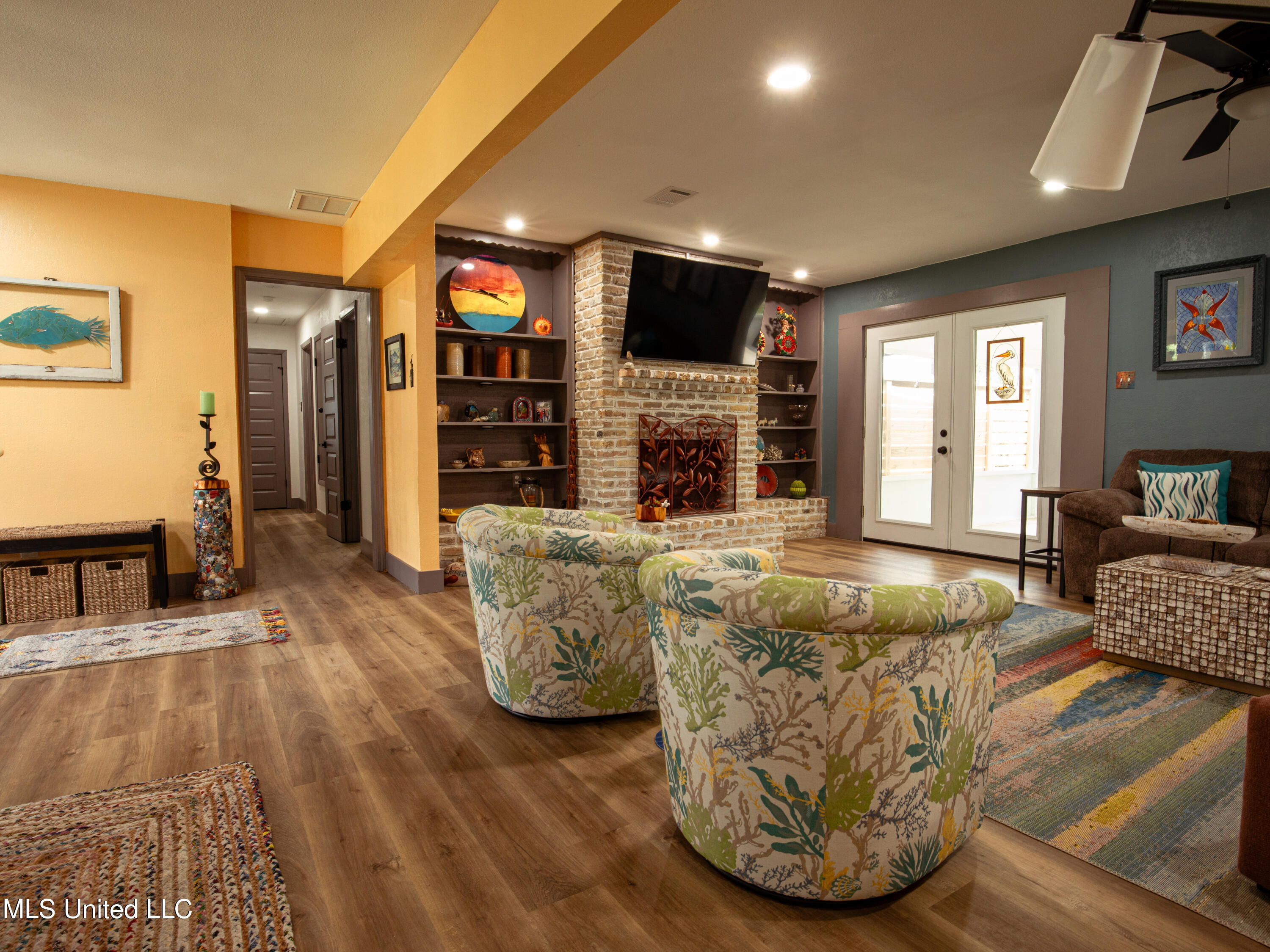3314 Nottingham Road Ocean Springs, MS 39564 - Photo 7 of 30 3314Nottingham-LivingRoom2