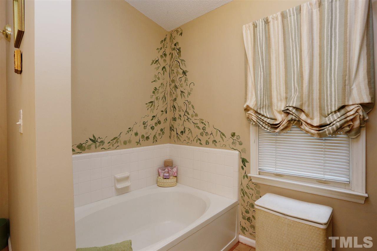 5605 Preston Place Raleigh, NC 27604 - Photo 17 of 25 Gallery Image 17