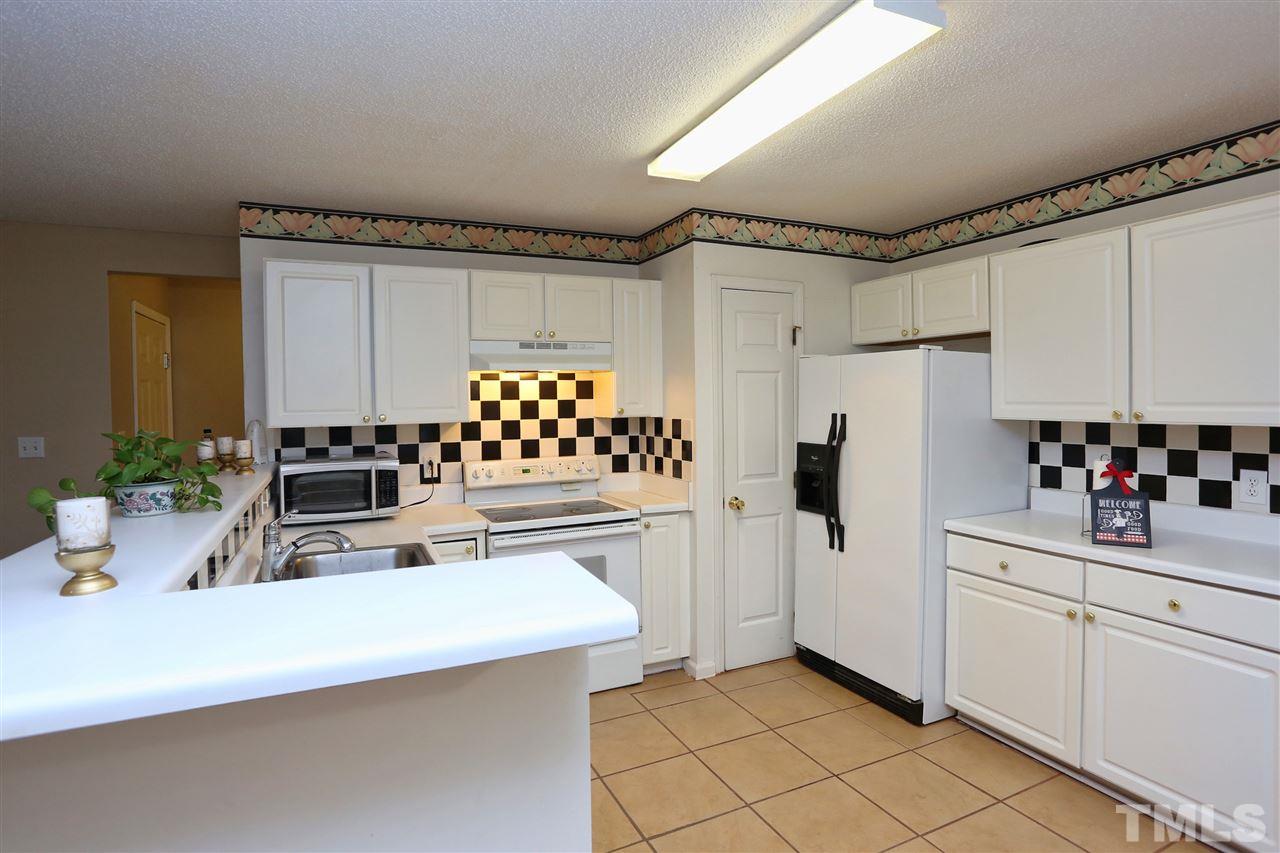 5605 Preston Place Raleigh, NC 27604 - Photo 8 of 25 Gallery Image 8