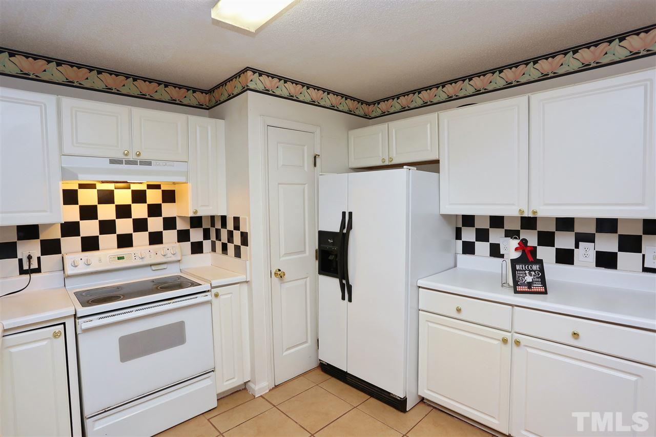 5605 Preston Place Raleigh, NC 27604 - Photo 9 of 25 Gallery Image 9