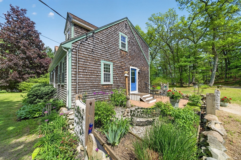 55 Lake Road Canton, MA 02021 - Photo 4 of 42