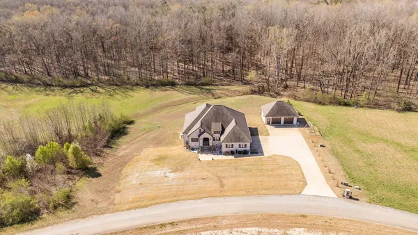 $675,000 | 340 Grand Oaks Cove, Savannah, TN 38372