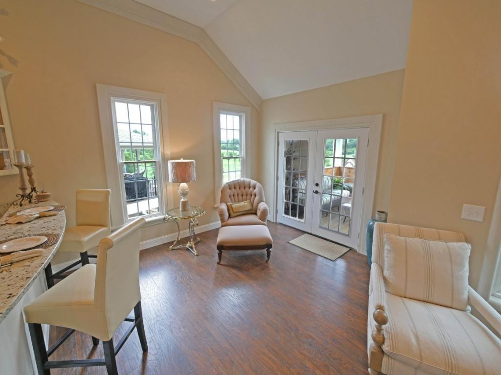 161 Quail Ridge Way Jonesborough, TN 37659 - Photo 8 of 36 Light spacious sitting area