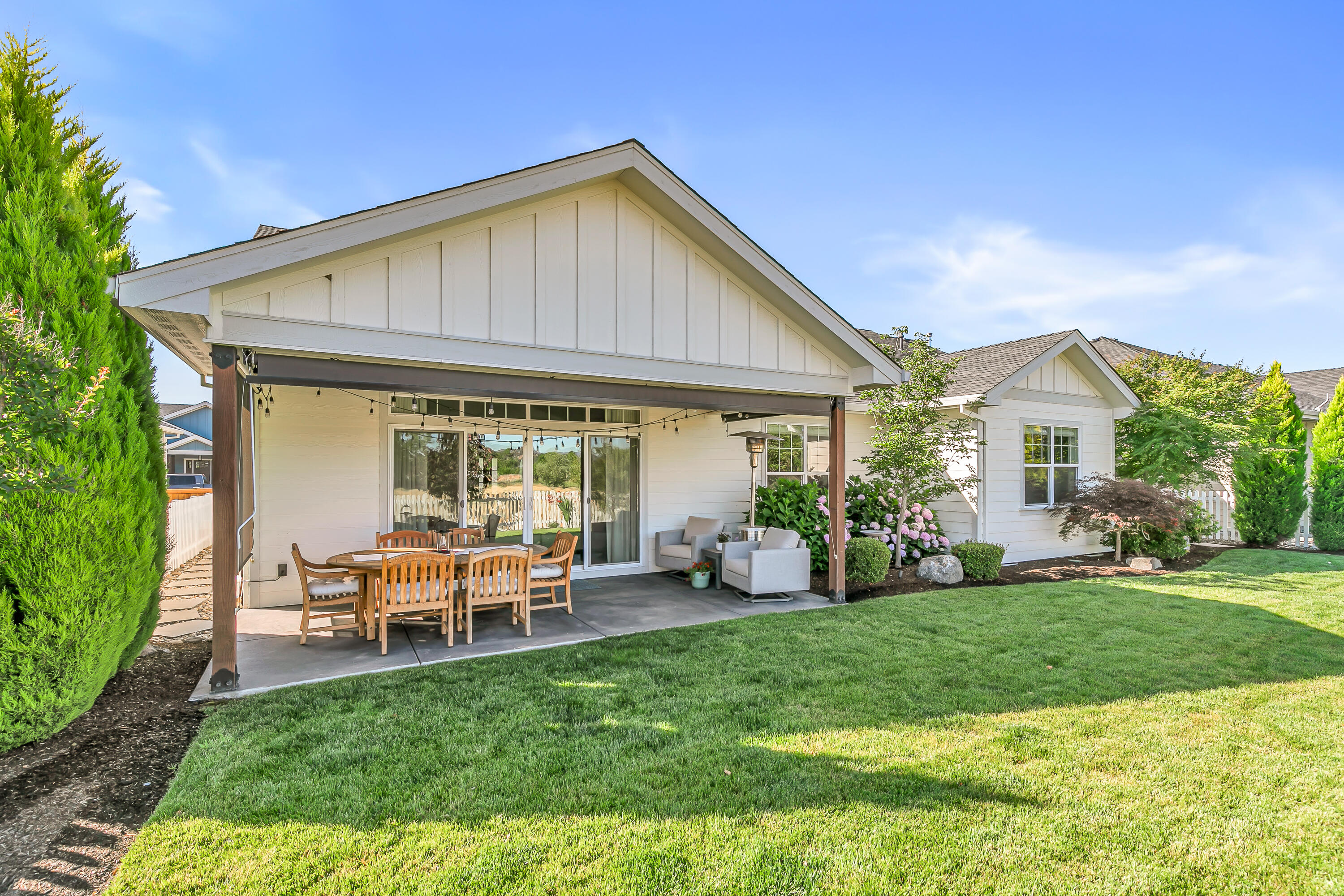1741 River Run Street Central Point, OR 97502 - Photo 25 of 29 patio3