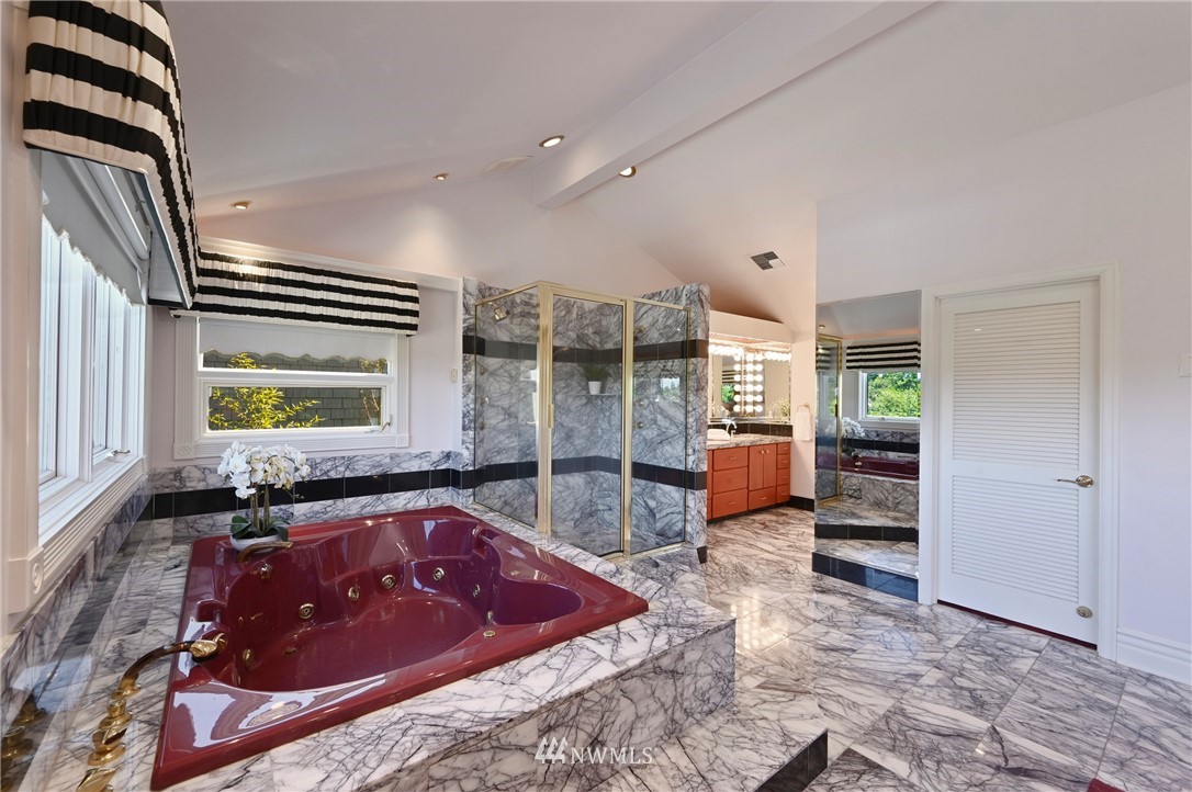 3363 West Commodore Way Seattle, WA 98199 - Photo 21 of 40