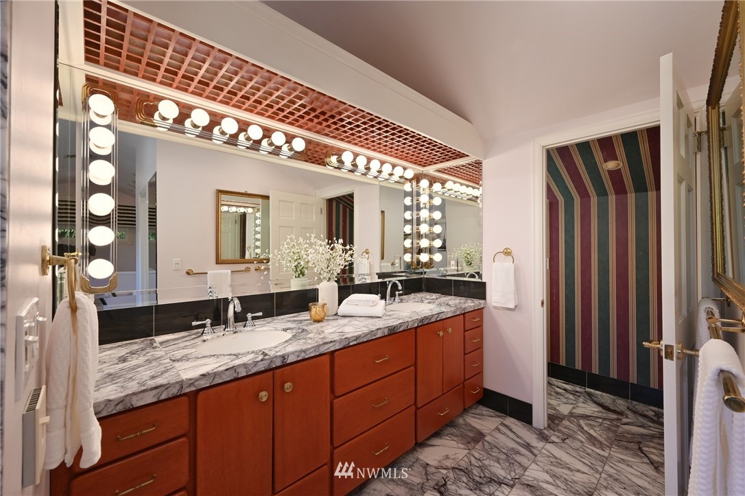 3363 West Commodore Way Seattle, WA 98199 - Photo 22 of 40