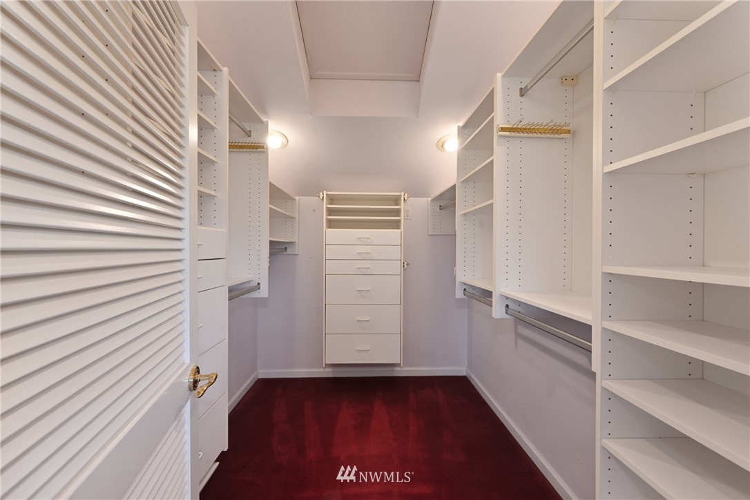 3363 West Commodore Way Seattle, WA 98199 - Photo 23 of 40