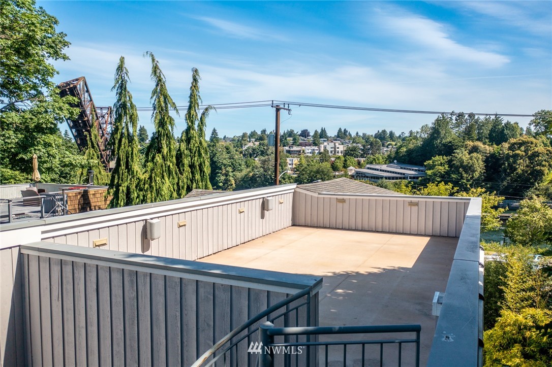 3363 West Commodore Way Seattle, WA 98199 - Photo 30 of 40