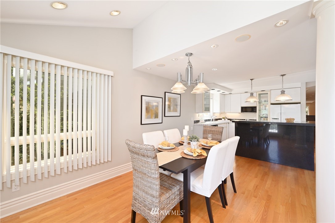 3363 West Commodore Way Seattle, WA 98199 - Photo 5 of 40