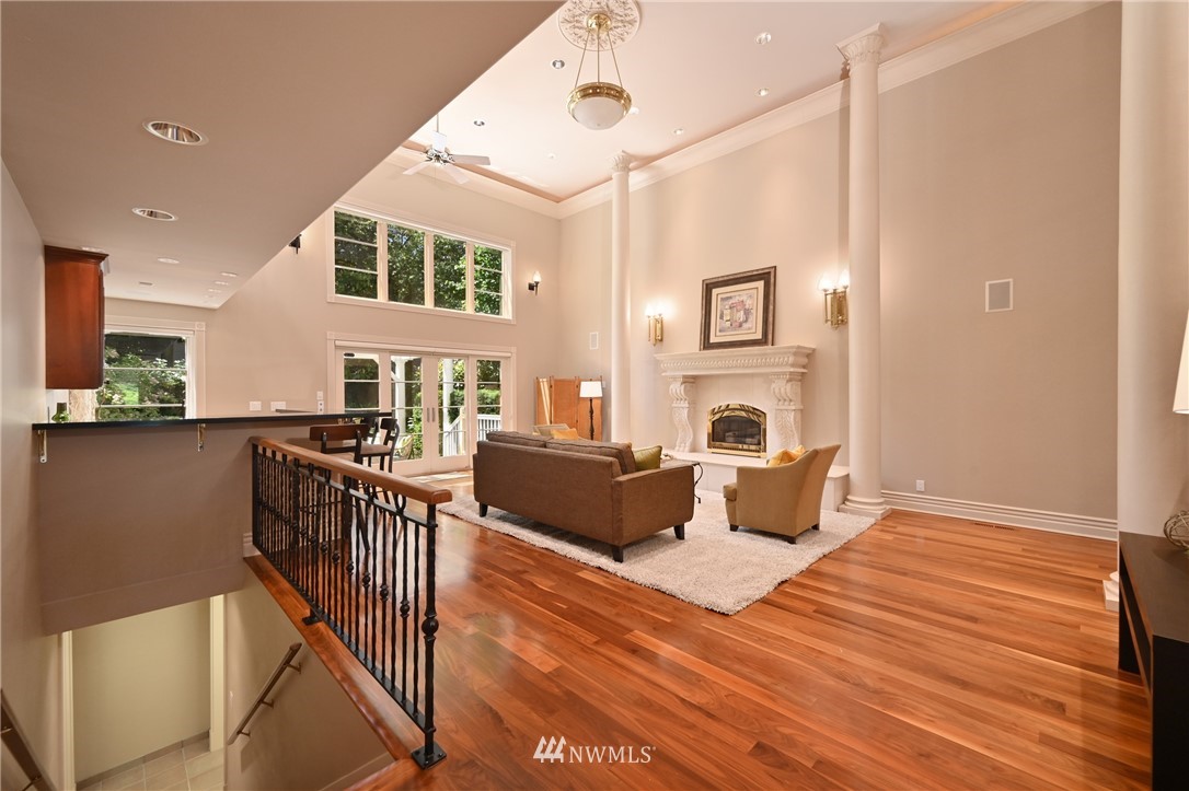 3363 West Commodore Way Seattle, WA 98199 - Photo 8 of 40