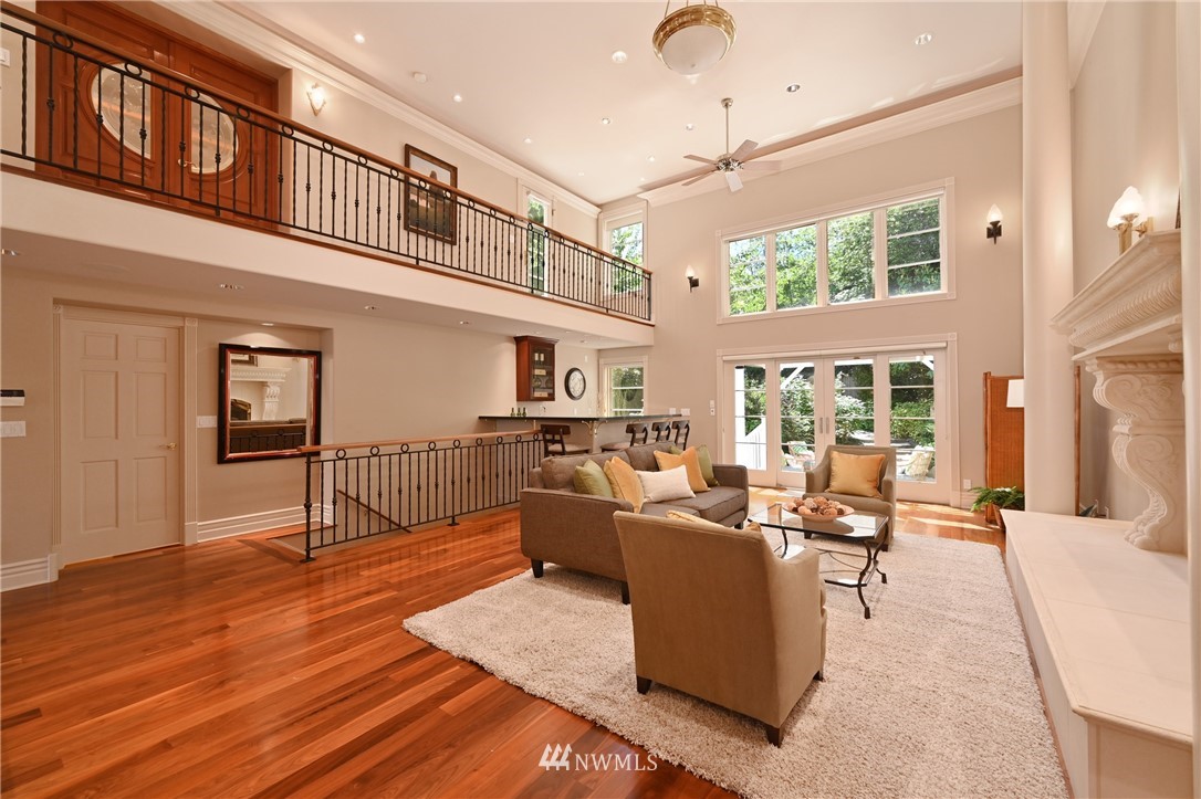 3363 West Commodore Way Seattle, WA 98199 - Photo 10 of 40