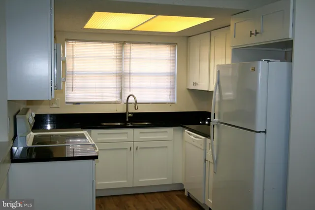 $274,400 | 9360 Caspian Way, Unit 202, Manassas, VA 20110