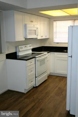 $274,400 | 9360 Caspian Way, Unit 202, Manassas, VA 20110