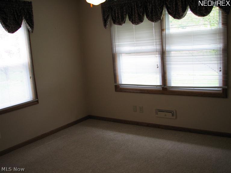 319 Romney Road Akron, OH 44333 - Photo 12 of 18 Gallery Image 12
