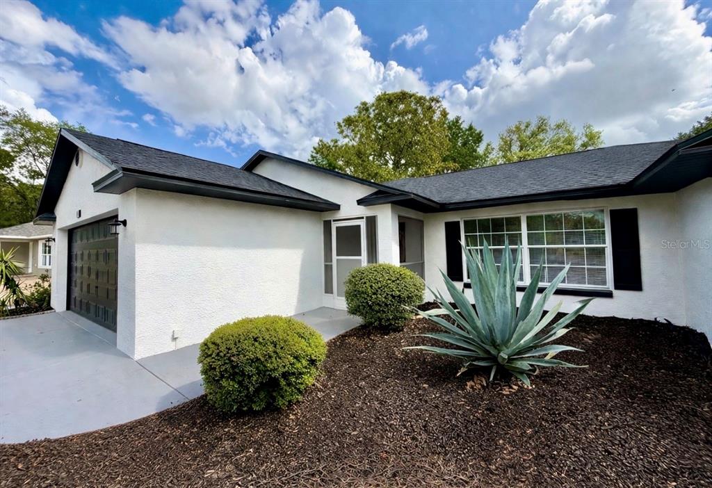30 Olive Cir Loop Ocala, FL 34472 - Photo 2 of 25