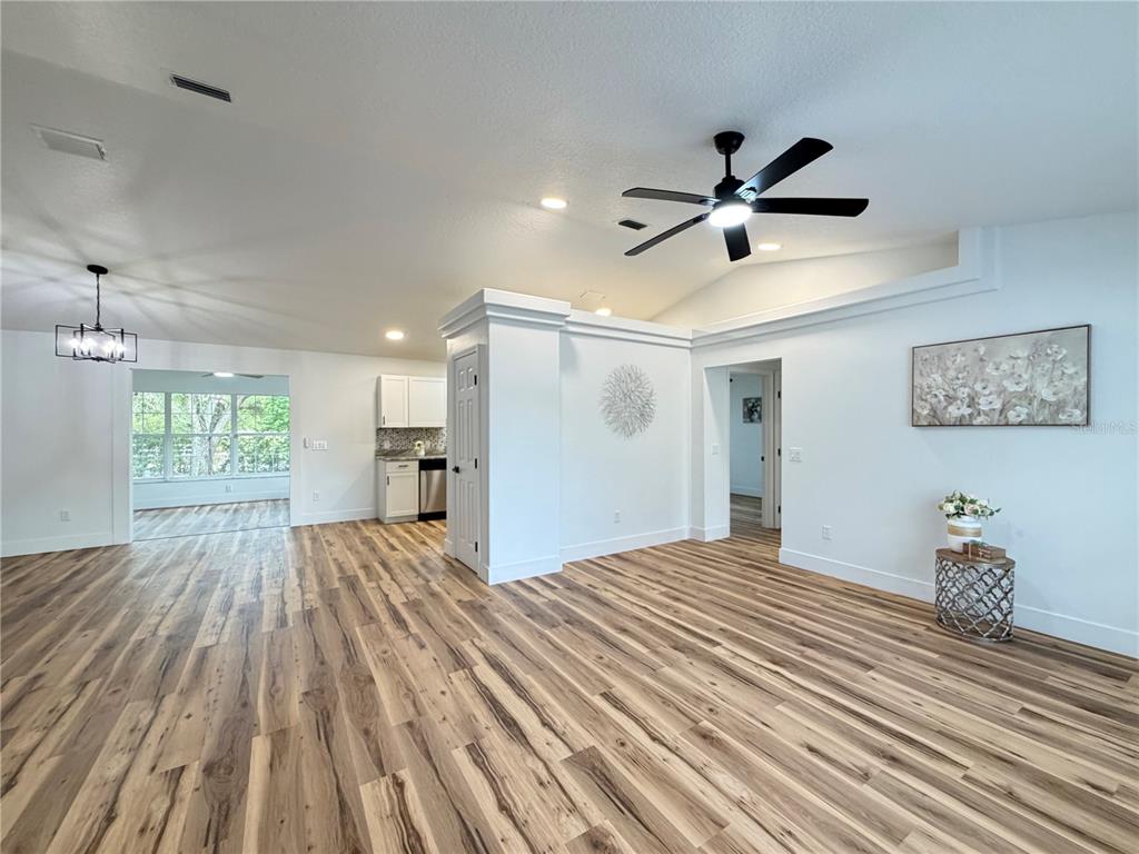 30 Olive Cir Loop Ocala, FL 34472 - Photo 6 of 25