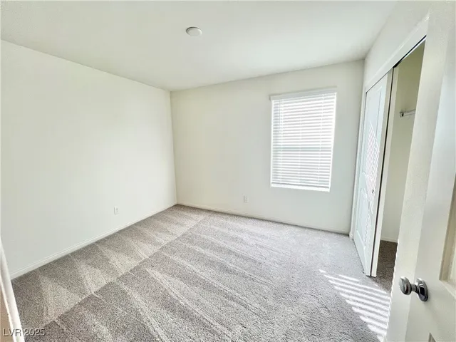 $2,550 | 6972 West Ford Avenue, Las Vegas, NV 89113