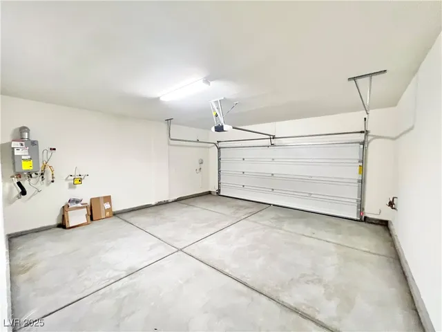 $2,550 | 6972 West Ford Avenue, Las Vegas, NV 89113