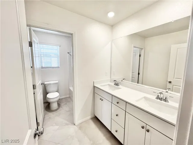 $2,550 | 6972 West Ford Avenue, Las Vegas, NV 89113