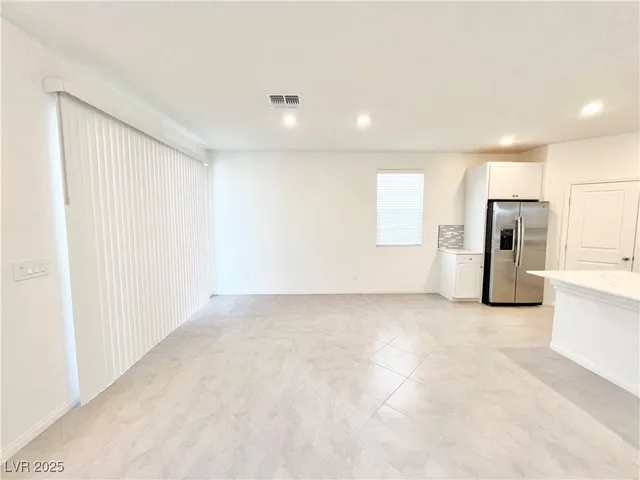 $2,550 | 6972 West Ford Avenue, Las Vegas, NV 89113