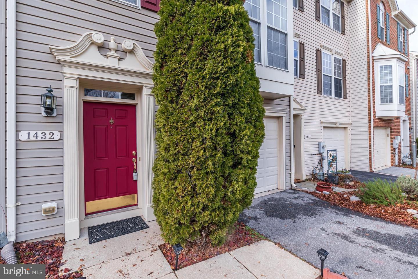 1432 Pangbourne Way Hanover, MD 21076 - Photo 2 of 38