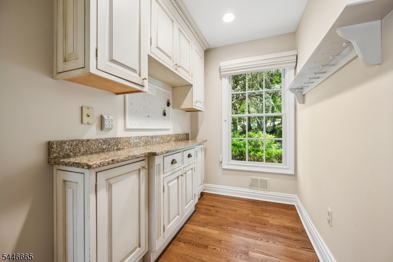 45 Acorn Road Watchung, NJ 07069 - Photo 14 of 40