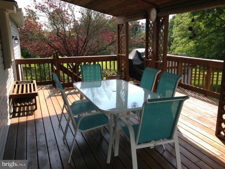 827 Pine Heights Road Reading, PA 19605 - Photo 6 of 25 Deck