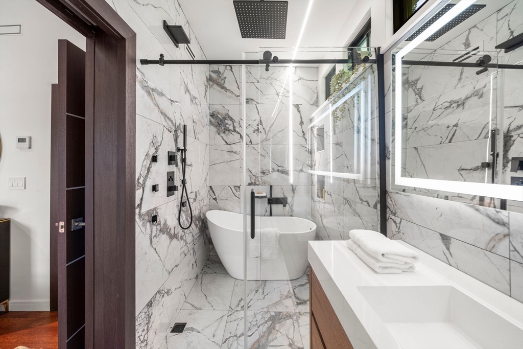 302 Elliot Street, Unit 3 Newton, MA 02464 - Photo 16 of 33