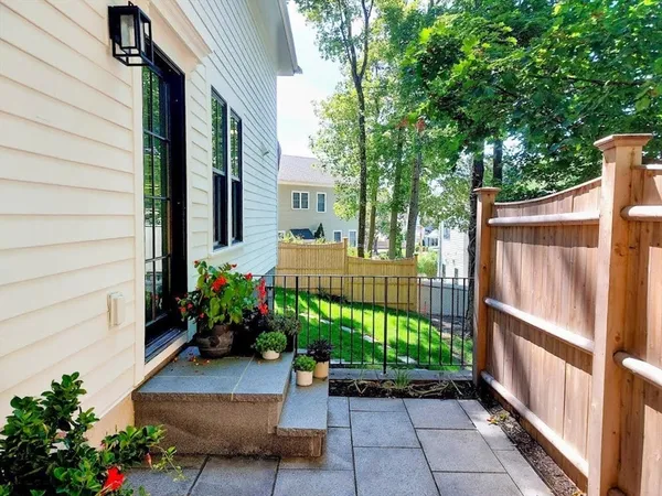 $1,359,500 | 302 Elliot Street, Unit 3, Newton, MA 02464