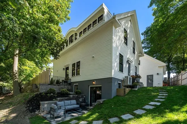 $1,359,500 | 302 Elliot Street, Unit 3, Newton, MA 02464