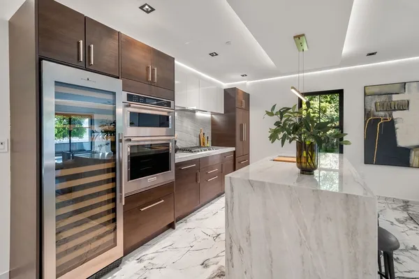 $1,359,500 | 302 Elliot Street, Unit 3, Newton, MA 02464