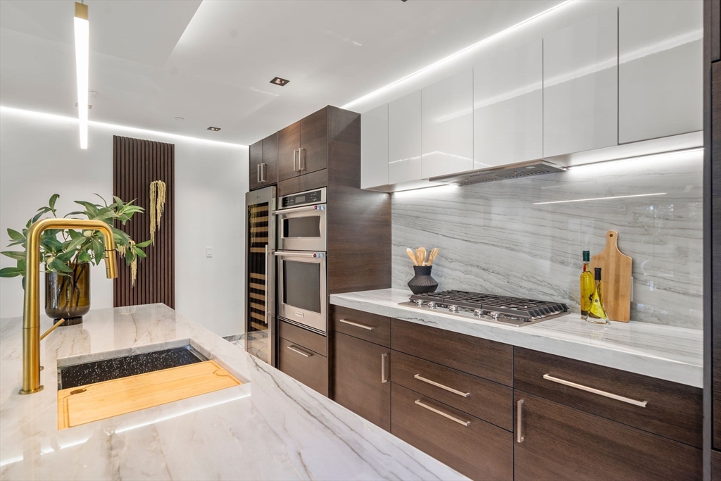 302 Elliot Street, Unit 3 Newton, MA 02464 - Photo 6 of 33