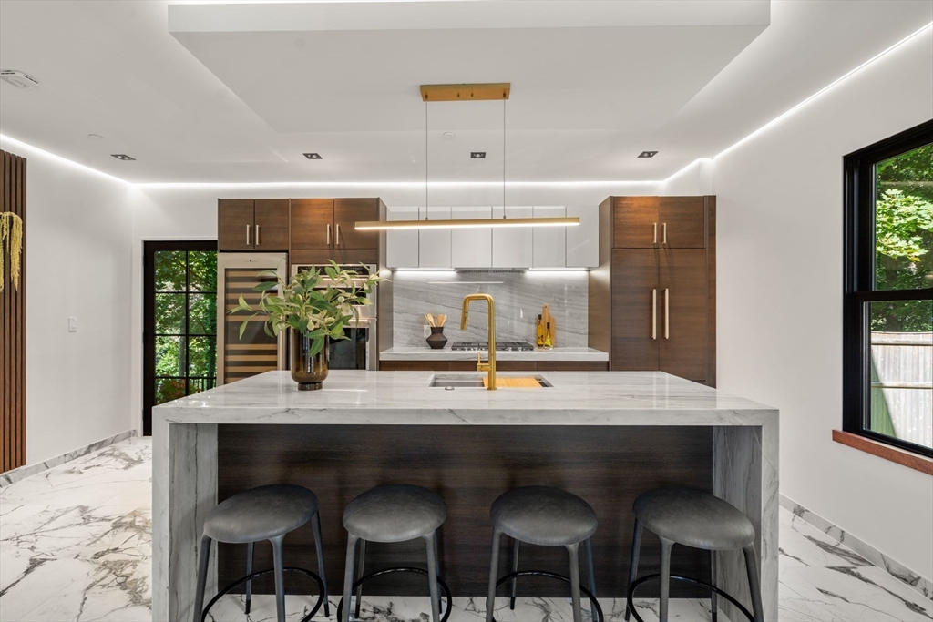 302 Elliot Street, Unit 3 Newton, MA 02464 - Photo 7 of 33