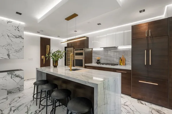 $1,359,500 | 302 Elliot Street, Unit 3, Newton, MA 02464